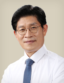 국토교통부(장관 노형욱, 사진)는 내년 1월 시행을 앞둔 '중대재해 처벌 등에 관한 법률에 대비해 주요 공공기관의 중대재해 예방 준비현황을 점검하기 위한 회의를 가졌다. 사진 ㅣ 국토교통부 