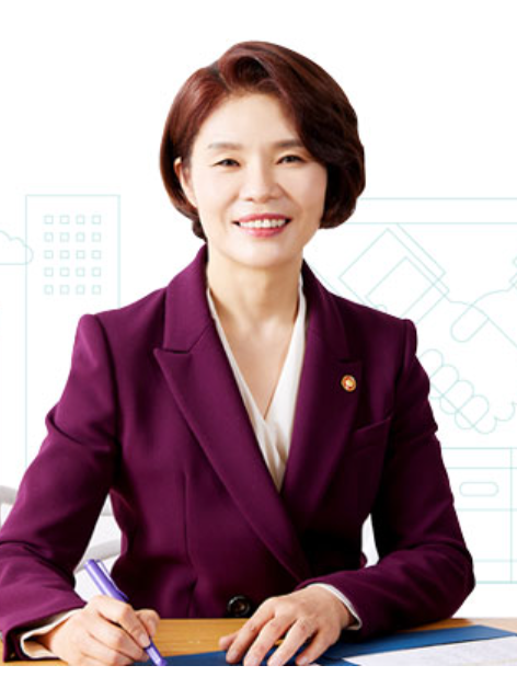 환경부(장관 한정애, 사진)는 9일 오후 서울 성동구 시립성동청소년센터에서 새마을운동중앙회와 공동으로 '탄소중립 실천 발대식'을 개최했다. 사진 ㅣ 환경부
