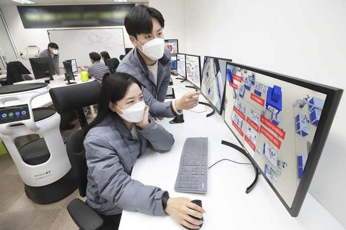 KT는 한국로봇산업진흥원(KIRIA)과 '5세대 통신망 첨단제조 실증환경 테스트베드 구축 사업'에 대해 계약했다. 사진 | KT