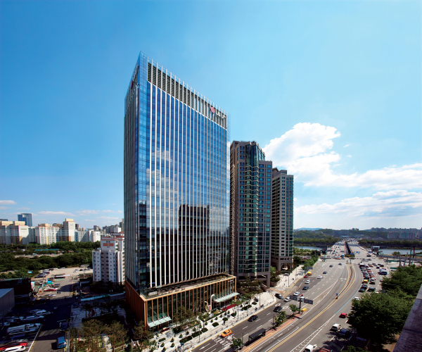 LG유플러스가 K-IFRS 연결 재무제표 기준으로 2021년 영업이익이 창사 이래 최대인 9790억원을 기록했다. 사진 | LG유플러스