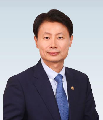 식품의약품안전처(처장 김강립, 사진)는 환자의 치료 기회를 확대하기 위해 우울증, 공황장애를 개선하는 디지털치료기기의 성능, 안전성, 유효성에 대한 평가기준을 마련했다. 사진 ㅣ 식품의약품안전처