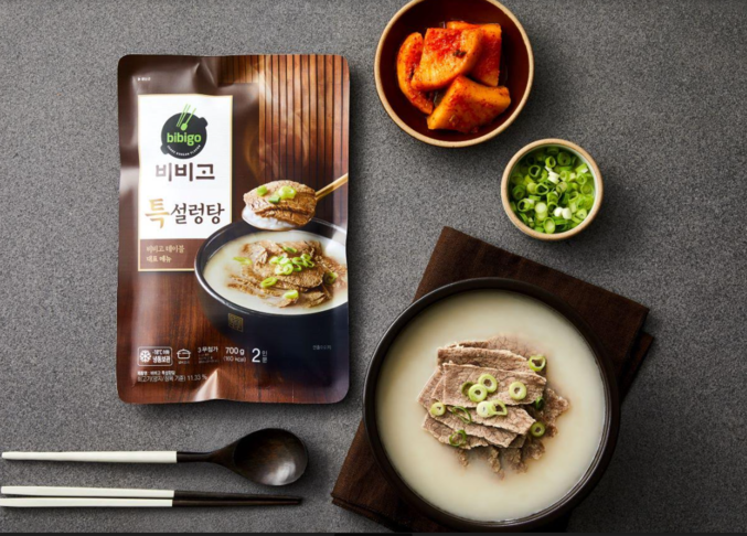 CJ제일제당은 비비고 냉동 국물요리 신제품인 ‘비비고 특설렁탕’, ‘비비고 특양지곰탕’ 등 2종을 출시한다. 이미지 | CJ제일제당