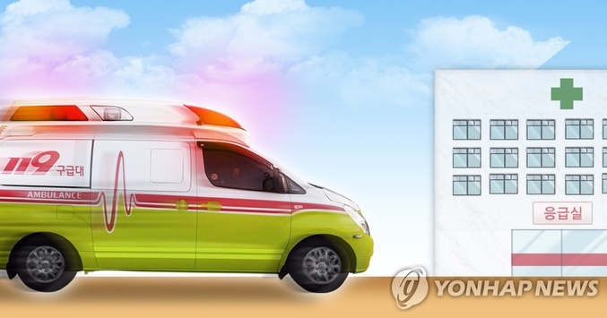  25일 강원 설악산에서 등산객들이 추락·낙상 사고로 숨지거나 다치는 등 인명피해가 잇따랐다. 자료는 119 구급차·응급환자 병원 이송 차량. 자료 ㅣ 연합뉴스