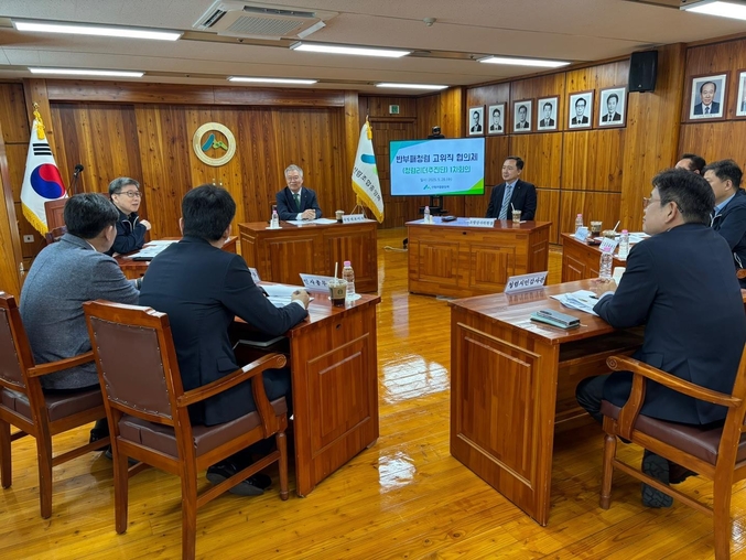 산림조합중앙회는 28일 서울 송파구 청사에서 ‘2025년 제1차 반부패·청렴 고위직 협의체(청렴리더추진단)’ 회의를 열고 청렴한 조직문화 정착을 위한 방안을 논의했다. 사진 | 산림조합중앙회