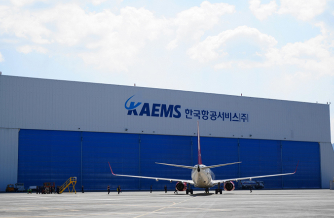 한국항공서비스㈜ 가 지난달 30일 태국의 타이항공(Thai Airways)과 2년 간의 운항정비 계약을 체결하고 인천공항에서 1일 부터 정비업무에 본격 착수했다. 사진 | 한국항공우주산업