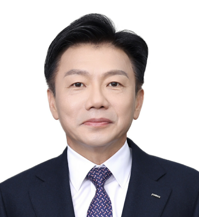 포스코이앤씨 송치영 신임사장이 별도 취임사 없이 안전 최우선 경영의 일환으로 첫 공식일정으로 ‘광명-서울 고속도로 1공구’ 건설현장을 찾아 사고 경위를 직접 확인하고, 재발 방지를 위한 현장 안전관리 실태를 집중 점검했다. 사진 | 포스코이앤씨