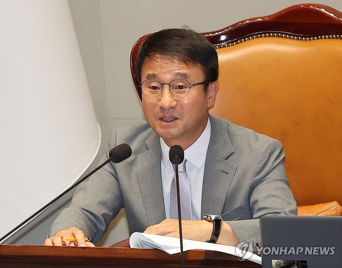 국회 행정안전위원회 소속 더불어민주당 한병도 의원이 3일 경찰청에서 받은 자료에 따르면 작년 전국에서 가장 많은 속도위반이 적발된 지역은 서울 동대문구 용두동 A어린이집 앞으로 총 1만7554건(일평균 48.1건)의 속도위반이 적발됐다. 2위는 서울 양천구 신정동 B빌딩 앞으로 1만7512건(일평균 48.0건)이 적발됐다. 1위보다 2건이 적은 셈이다. 사진 ㅣ 엽합뉴스