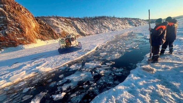 시베리아 바이칼호서 중국 관광객 태운 차량 얼음구멍에 빠져 7명 사망