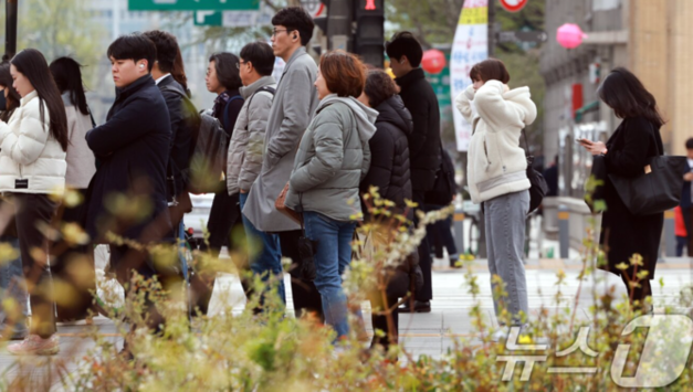 “4월 한복판에 한파특보?".. 한파에 황사에 농작품까지, 2005년後 처음