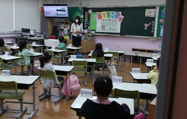 정부가 900여 개 기관과 전국 초등학교 주변에 대한 안전 점검 및 단속을 실시한다. 사진 | 행정안전부