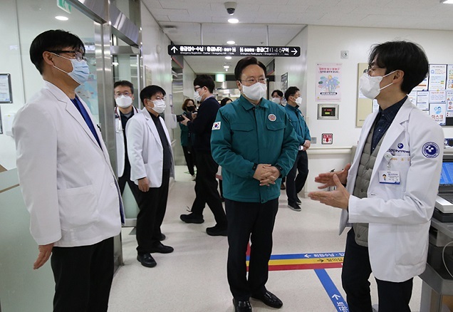 정부가 3월부터 미복귀자 의료인에 대한 사법절차 진행이 불가피하다는 입장을 밝혔다. 사진 | 중앙재난안전대책본부